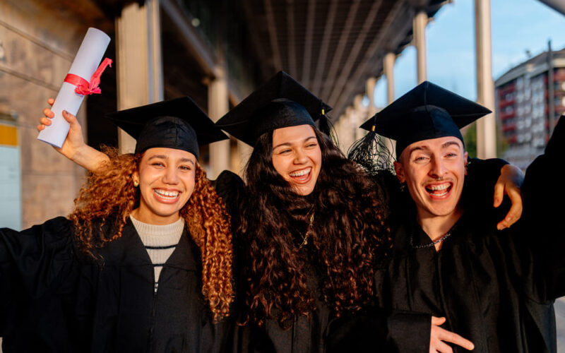 Universidad Latina impulsa la Ingeniería Industrial para la competitividad empresarial